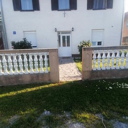 Ferienwohnung Domus Nostra Lovinac  Exterior foto