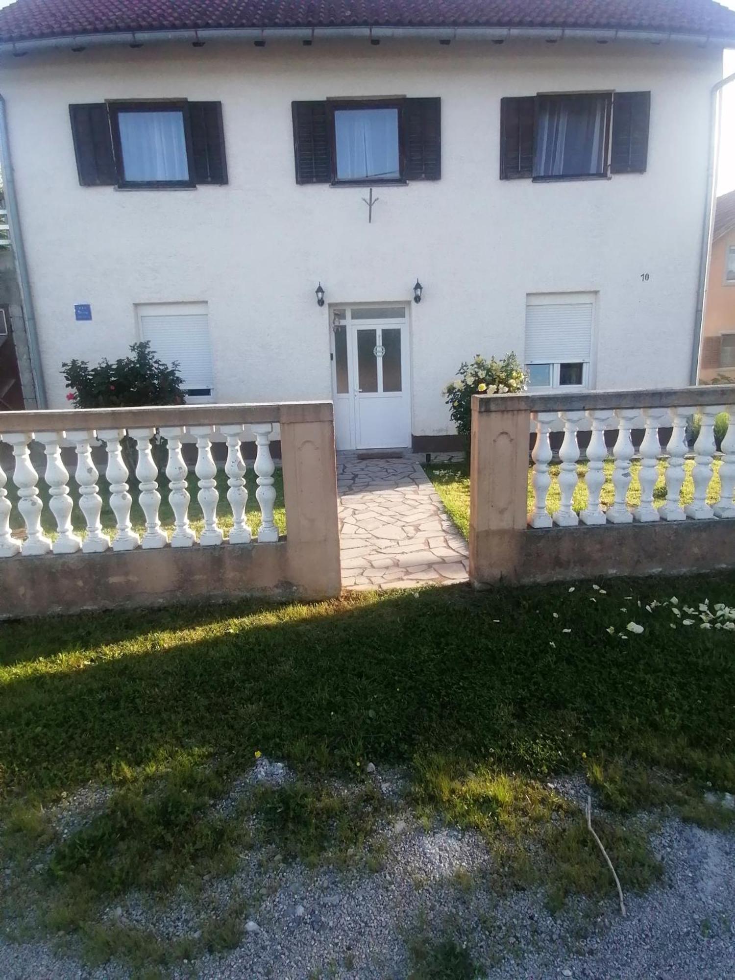 Ferienwohnung Domus Nostra Lovinac  Exterior foto